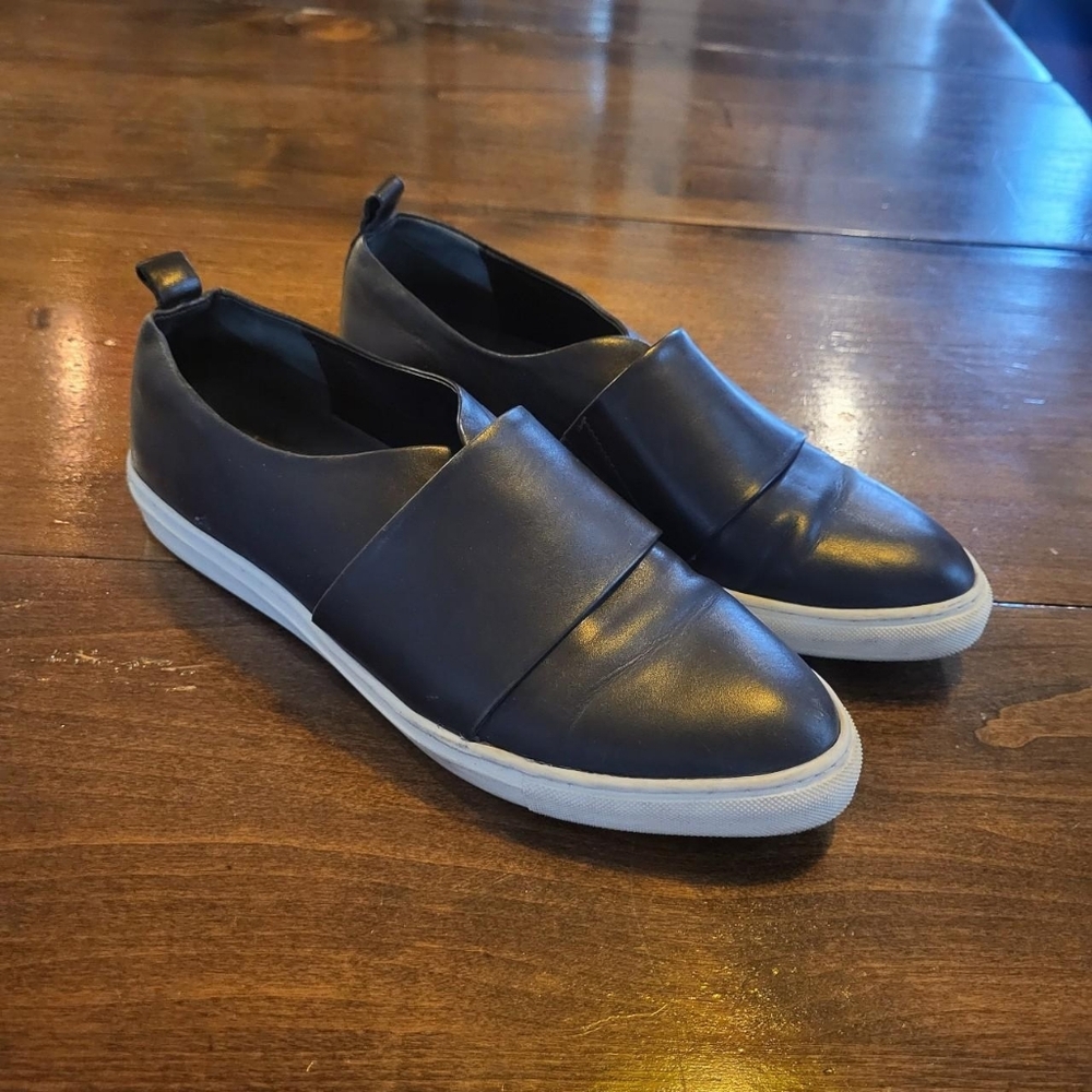 ELK Pointed Toe Leather Sneakers